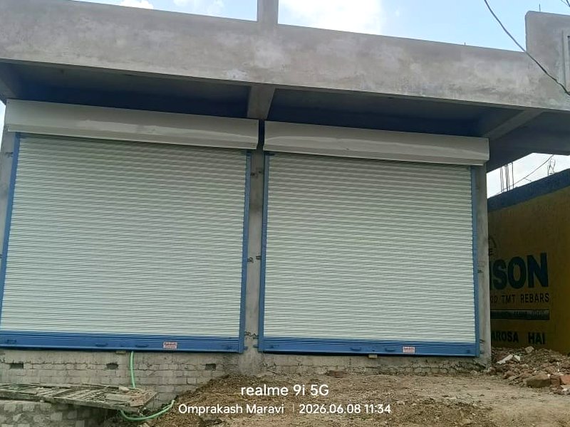 Do GI rolling shutters corner shop par installed — Rudraksha Shutters Nagpur